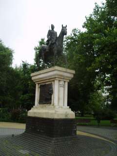 Nyíregyháza, Országzászló tér: Magyar huszár 1.kép.jpg Nyíregyháza, Országzászló tér: Magyar huszár 1.kép.jpg